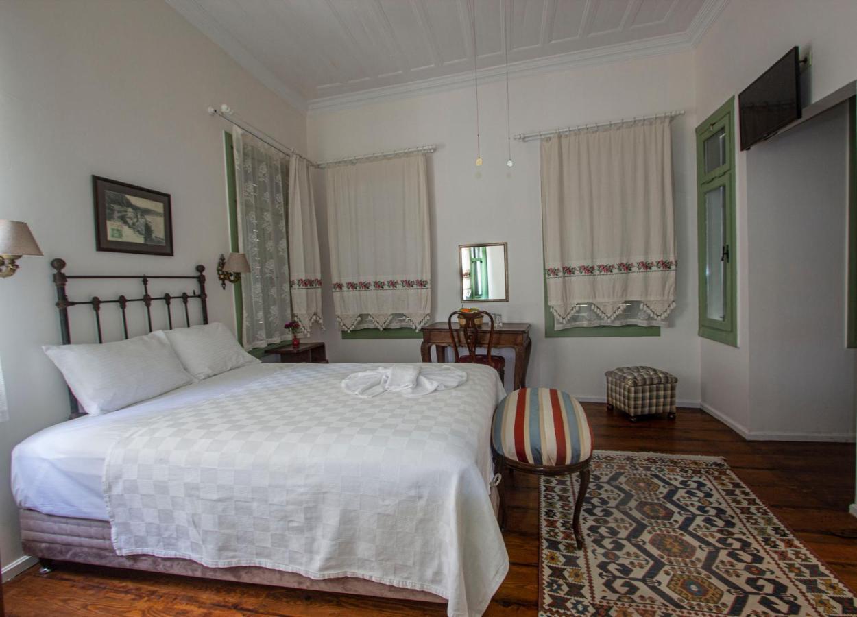 Opus 1910 Hotel ไอวาลิค ภายนอก รูปภาพ