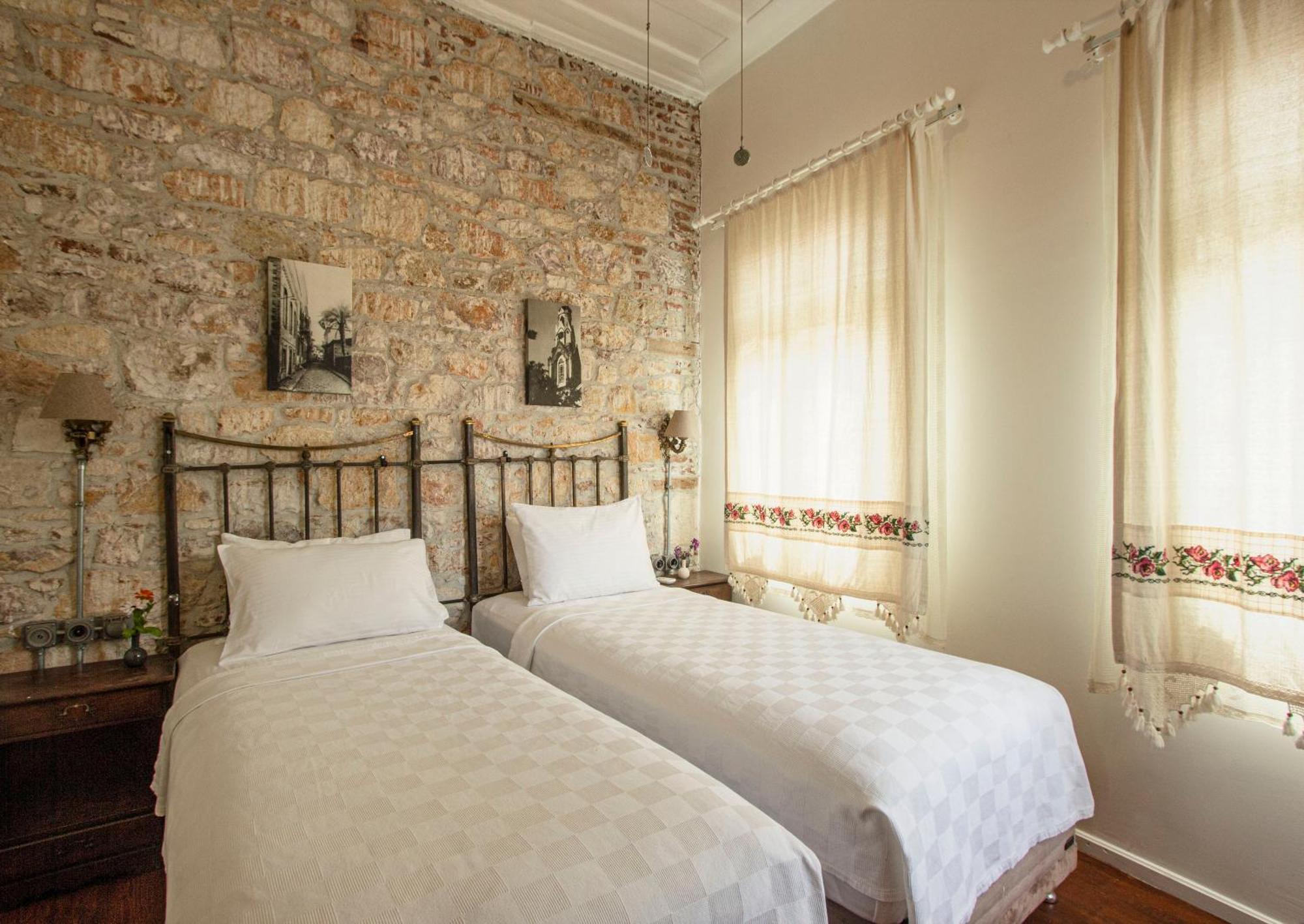 Opus 1910 Hotel ไอวาลิค ภายนอก รูปภาพ